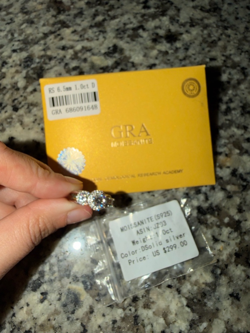GRA Moissanite 1.0ct Solid Silver Solitaire Ring - Silver - Picture 2 of 7